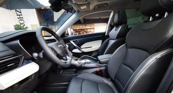 财聚配资 燃油车市场未降温，合资与国产厮杀，低价高配谁更稳？